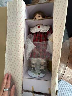 1993 Georgetown Collection Apple Dumpling Doll by Ann Timmerman